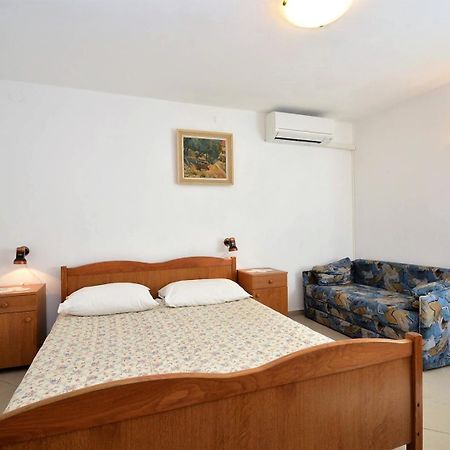 House Rahela Hotell Mali Lošinj Eksteriør bilde